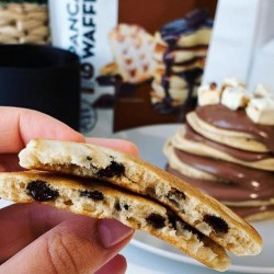 خليط البانكيك والوافل بنكهه التشوكلت 