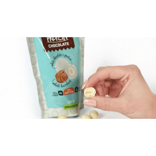 كرات الشوكولاته البيضاء بالبندق شيك لاب